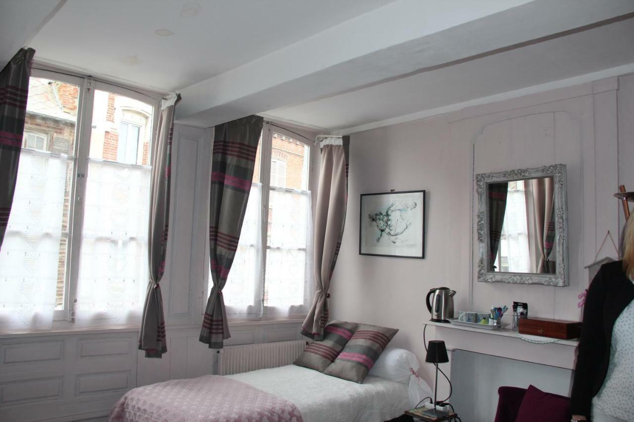 アブヴィル Les Capucines Bed & Breakfast エクステリア 写真